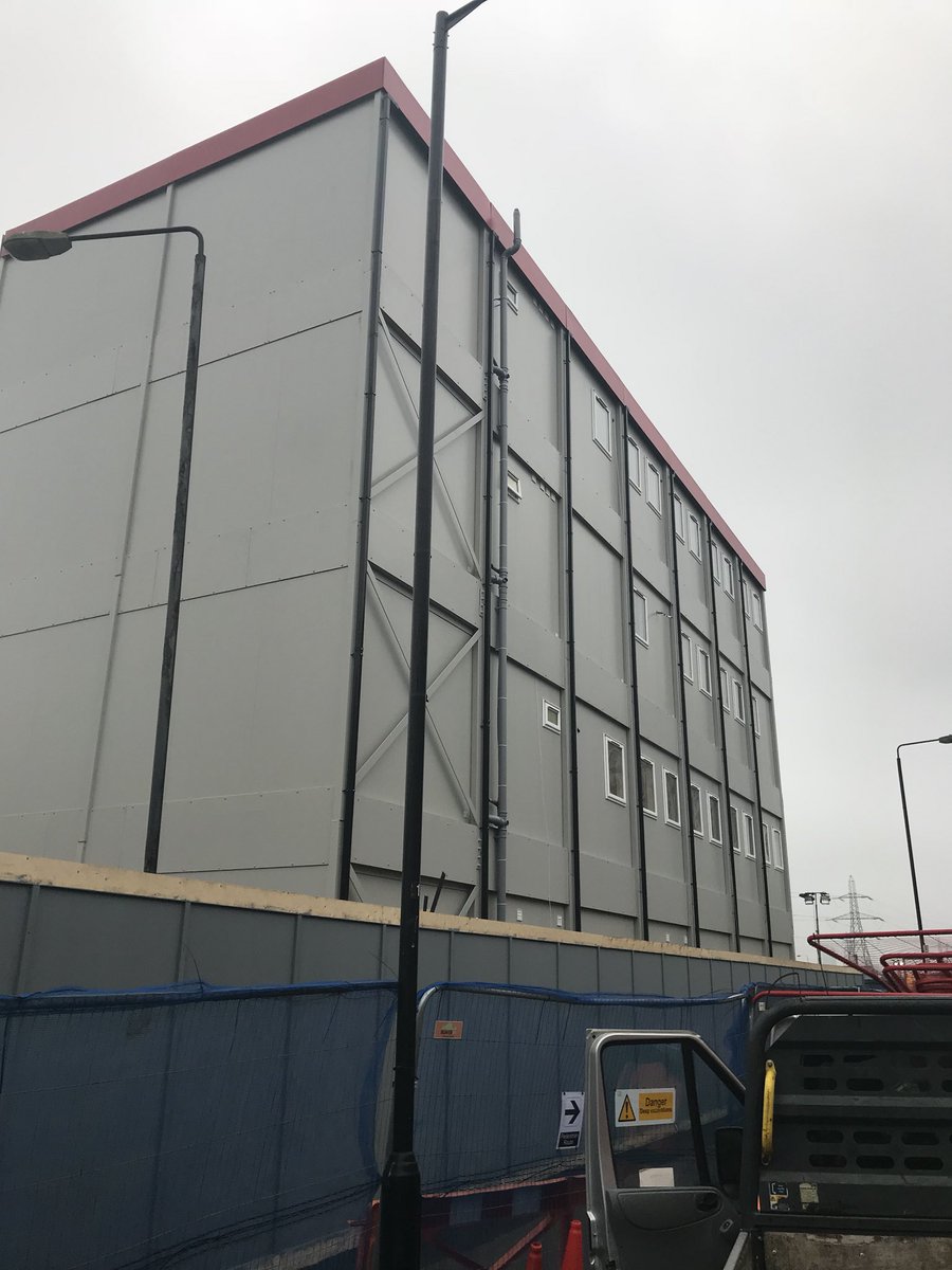 EYShutters's tweet photo. All the way to London for a 10 minute pre-start meeting and measure up ✏️📏😬#EYS #Nationwide https://t.co/24dfndqAOp