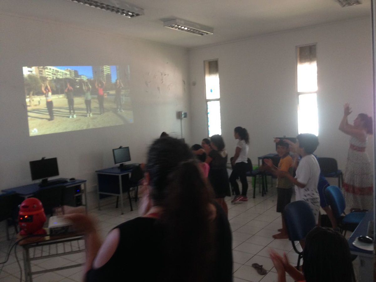 CuricoFunfa's tweet photo. @CuricoFunfa  verano entretenido aprovechando la tecnologia en telecentro santos Martinez @funfamilias @tererey3 https://t.co/2F9GOJ4GGv