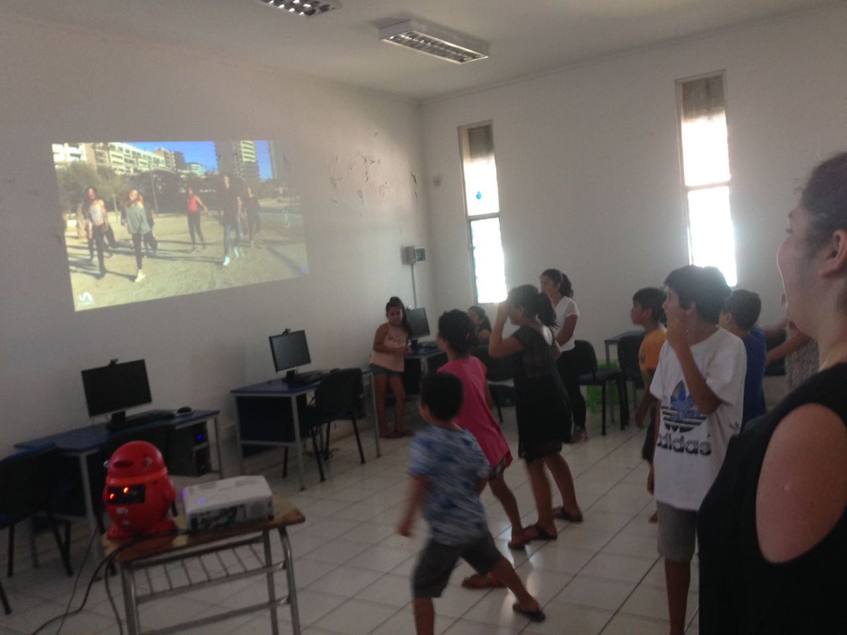 CuricoFunfa's tweet photo. @CuricoFunfa  verano entretenido aprovechando la tecnologia en telecentro santos Martinez @funfamilias @tererey3 https://t.co/2F9GOJ4GGv