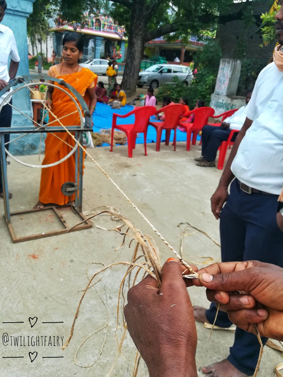 twilightfairy's tweet photo. Recently I had a chance to interact with women, who make handicrafts out of ropes made with banana leaves! Who would have thunk? See how these handicrafts come from the simple banana tree! 

This was thanks to #SSTforindia who impart the skill to villagers &amp; help get business. https://t.co/NvuaDZRpLn