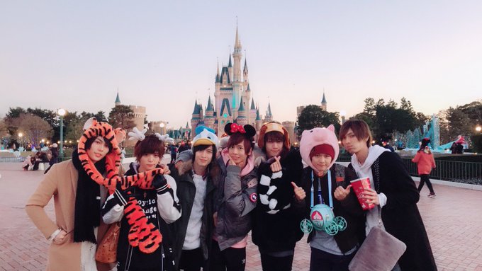 ディズニーランドでカップルにおすすめのアトラクション13選 Lovely