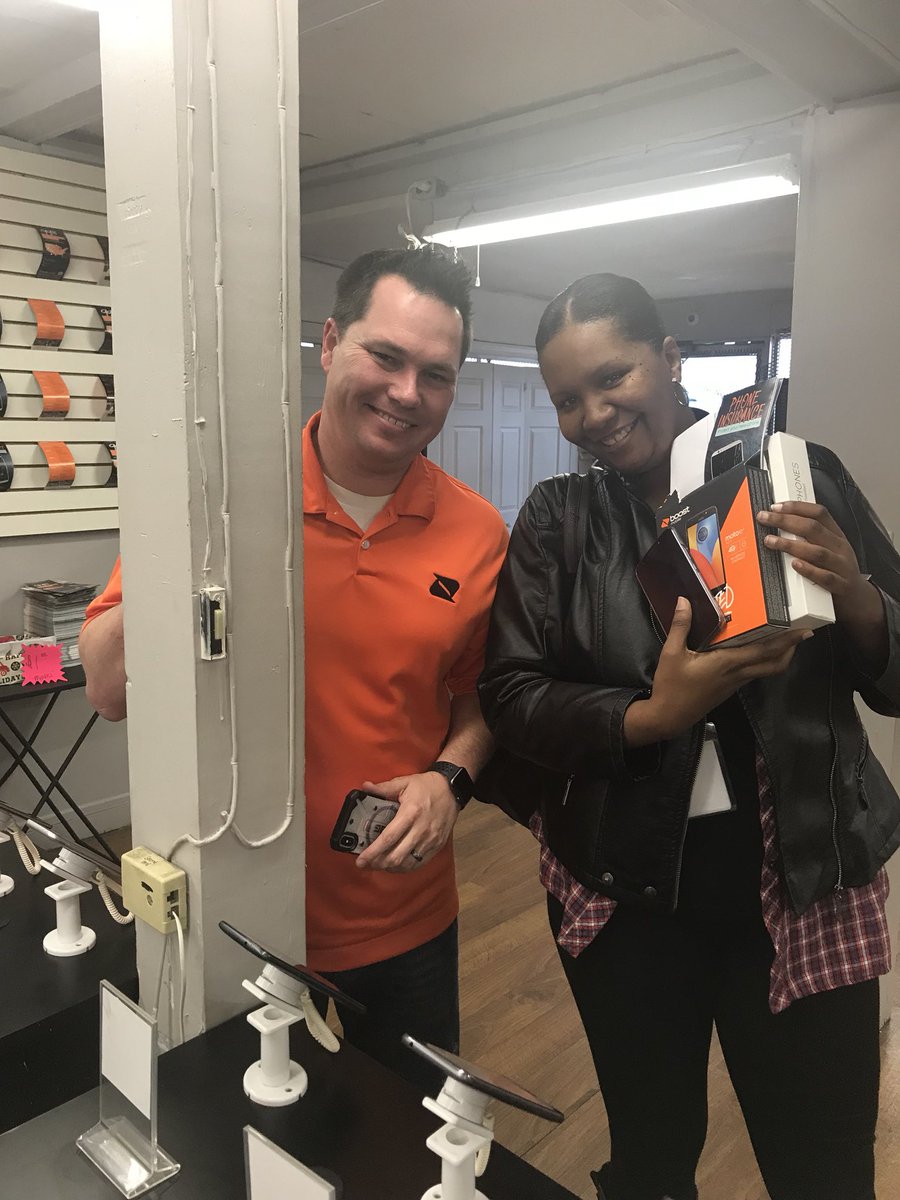 tkirk44's tweet image. MidlandPCS always starts early. An early activation always sets the tone for the rest of the day. Great Job!!! @MichaelMiess1 @chrisawiusa @shawnatspg @ThomasSPG