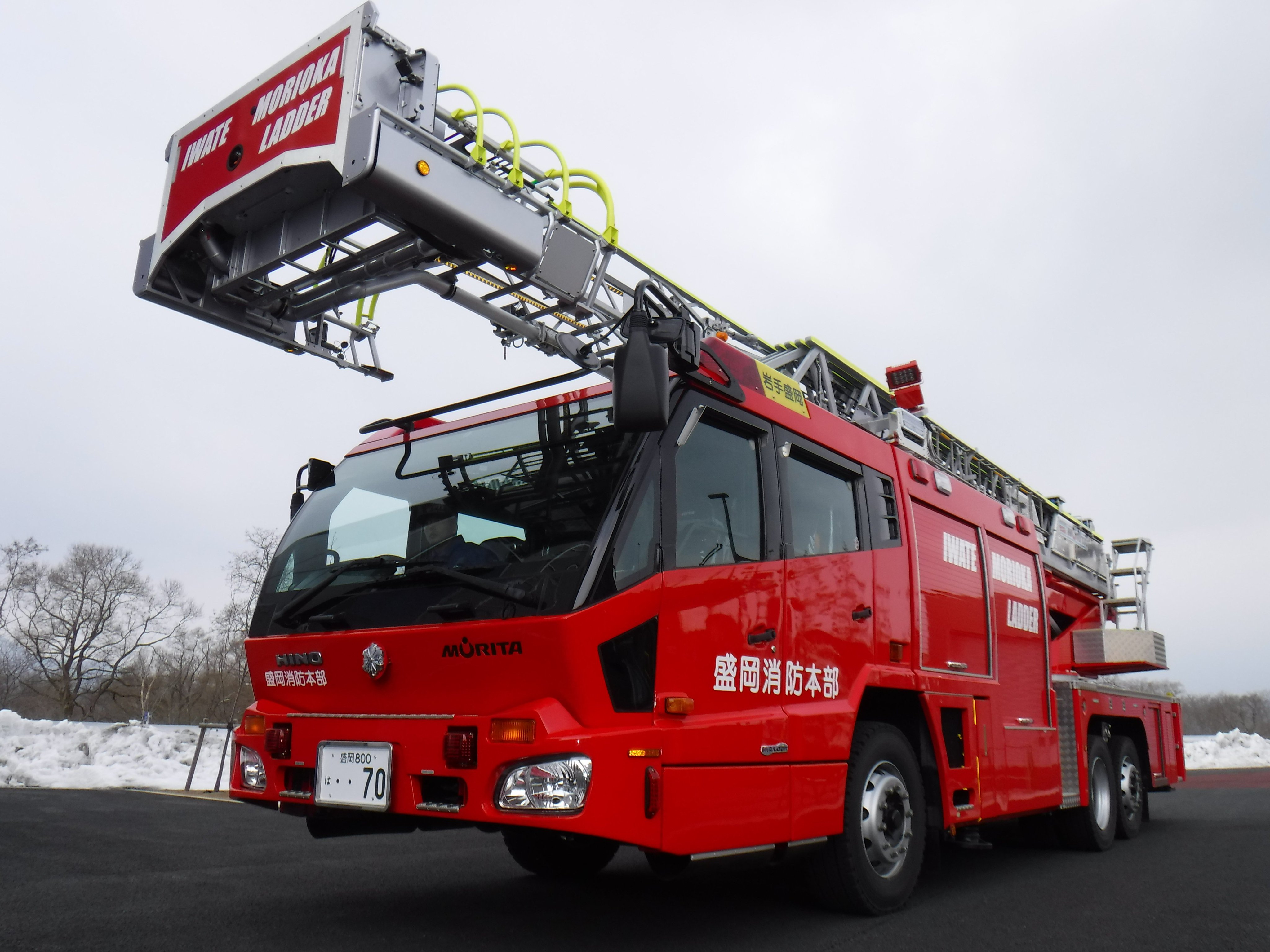 スパークp 小学校の頃にならった じどう車くらべ って奴のはしご車のイラスト 盛岡消防本部みたいに日産ディーゼルのはしご車から日野スーパージャイロラダーに更新されていたんだな 懐かしいと思ったらrt はしご車 消防車 T Co Xggu6xgmah