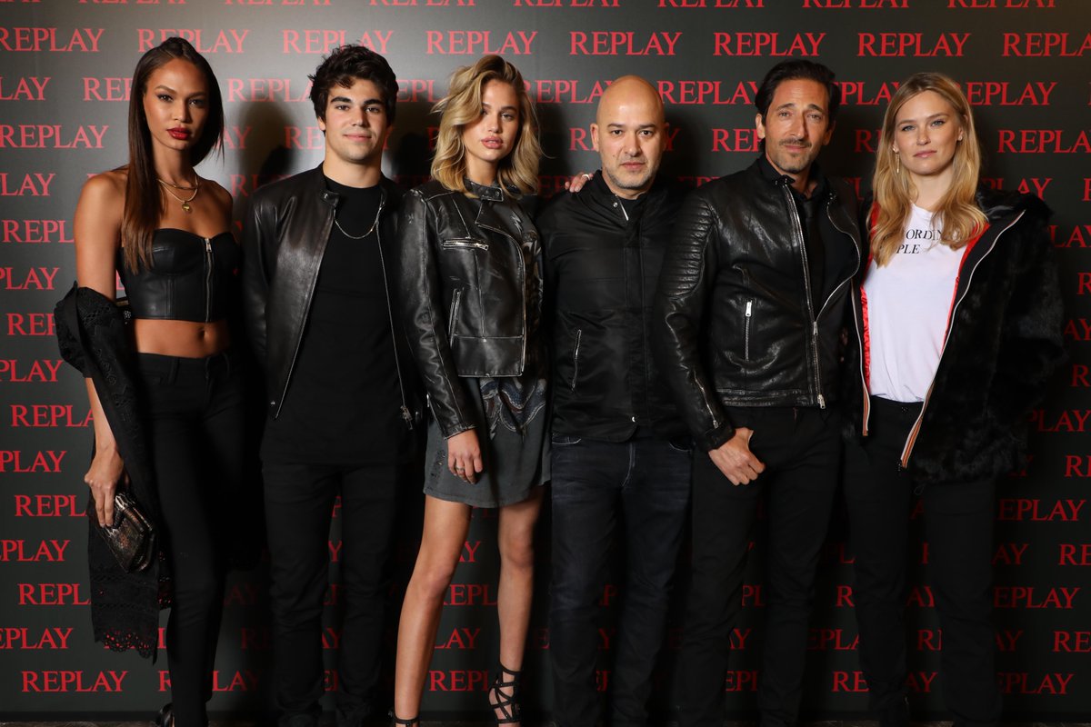 mujerdeelite's tweet photo. Adrien Brody, Bar Refaeli y los ángeles de Victoria´s Secret de fiesta en Florencia
https://t.co/r7j2KPcKDw #Replay #DenimRevolution #HyperflexPlus @adrienbrody @BarRefaeli @RefaeliOnline @barrefaeli_news @joansmalls @meredithmgm @chiarabiasi @MiriamLeoneFc https://t.co/ODOdCdZW4I