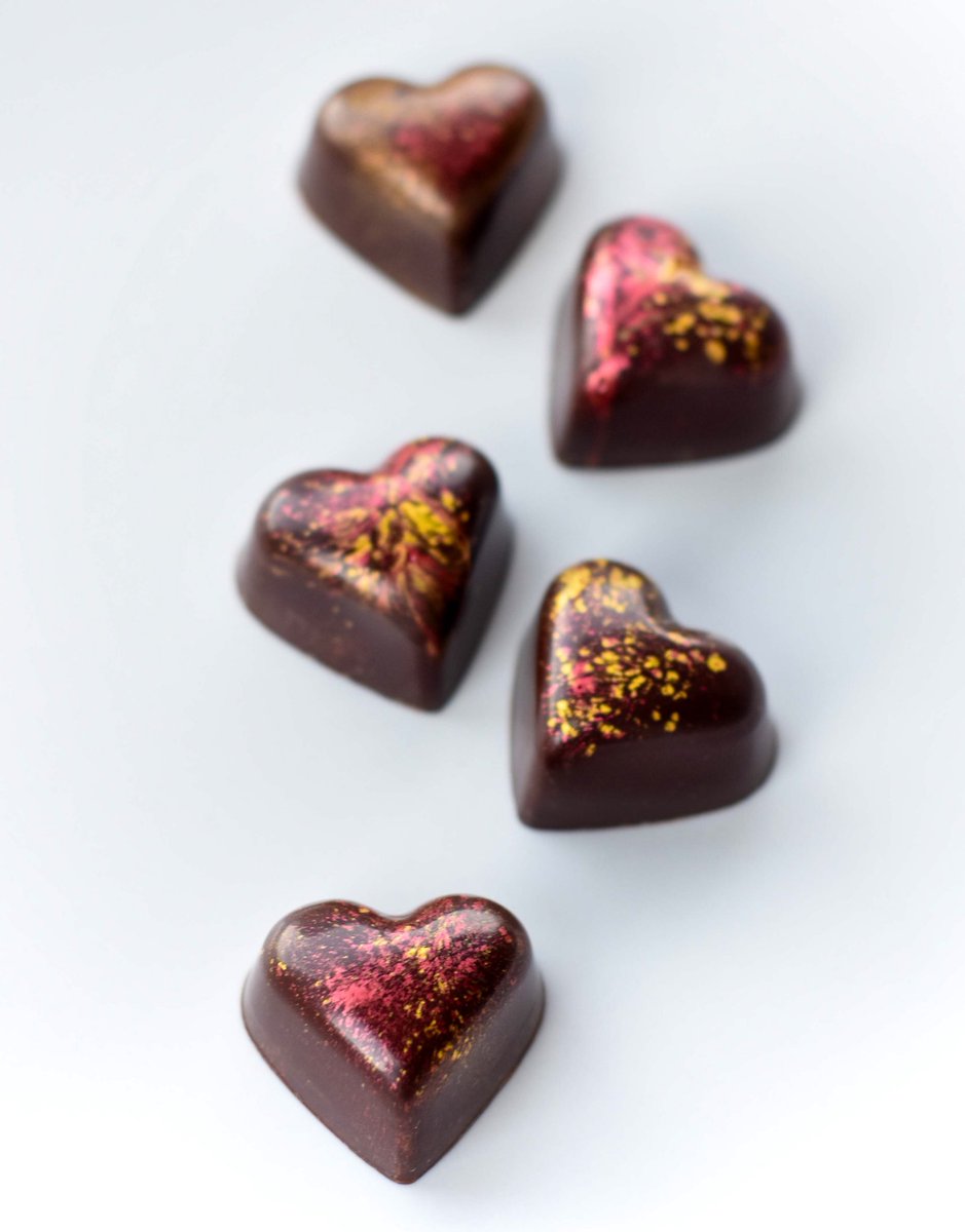 marcbakeryltd's tweet photo. Valentine’s chocolate : spread love! #valentines #chocolate #love #london #heart #cut #pretty https://t.co/MAwO4FQcqG