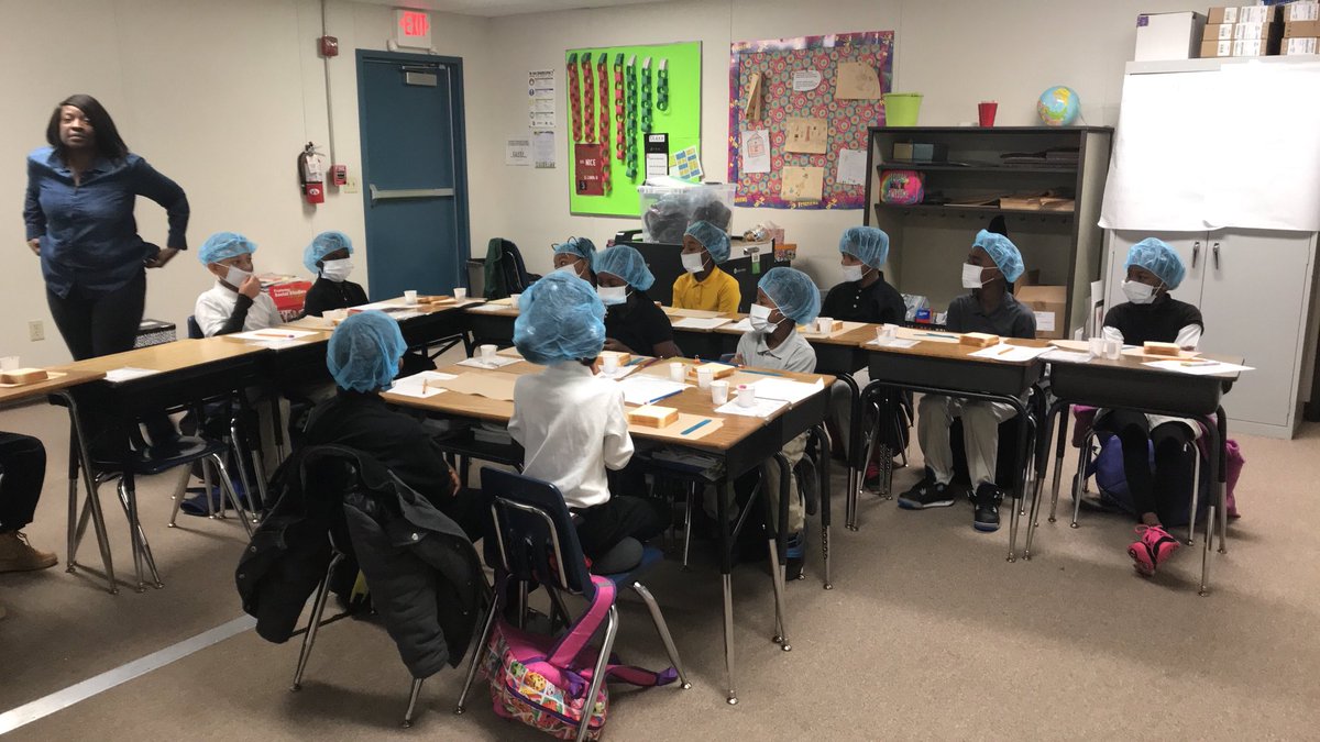 GT students hard at work performing their PB&J procedures. @CockrellHillLMA