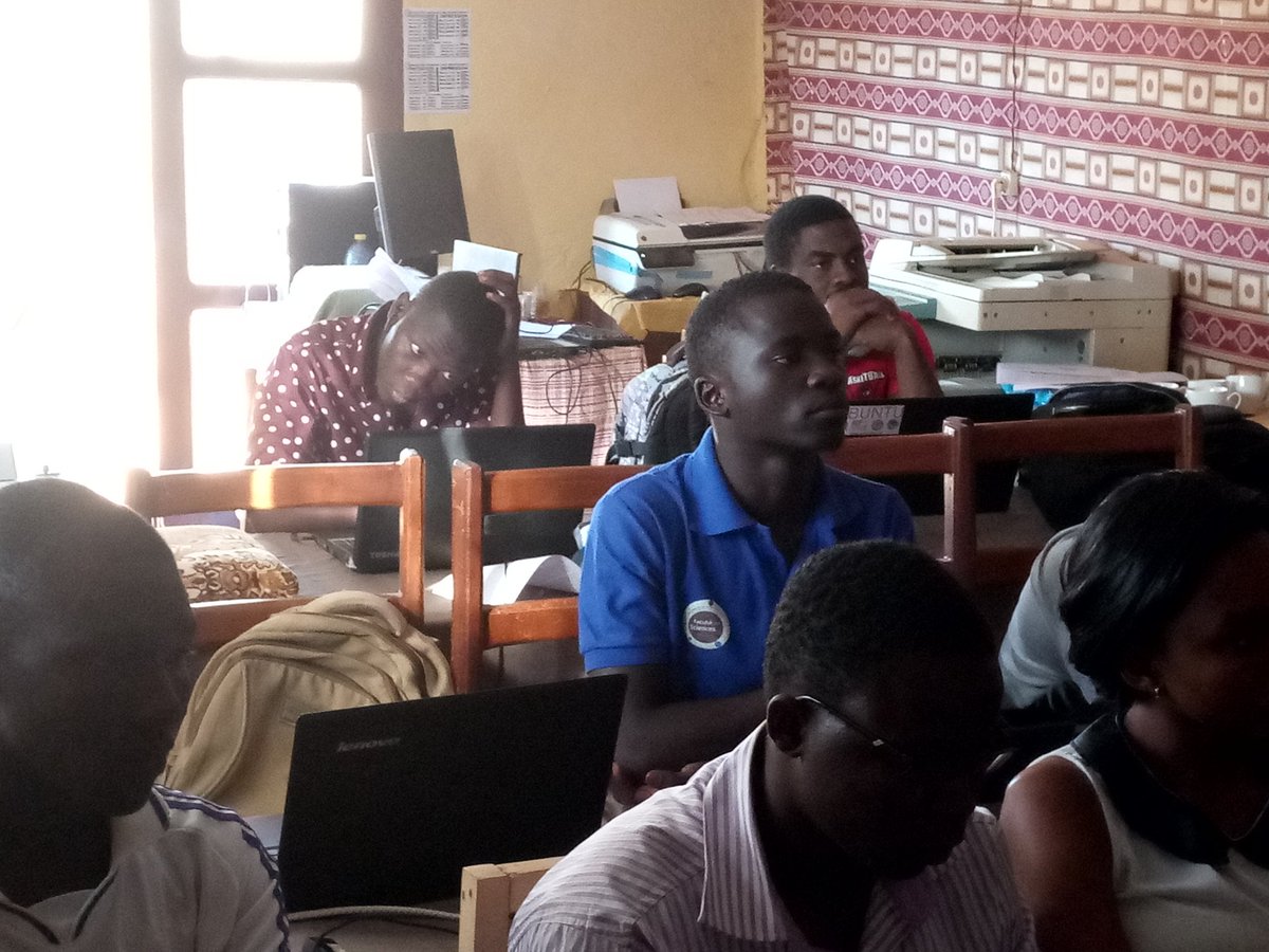python_show's tweet image. Journée 2 du Python Show, introduction et rappel au développement web avec @IzaneFG 
#python #pythonshow #html #css #techlake