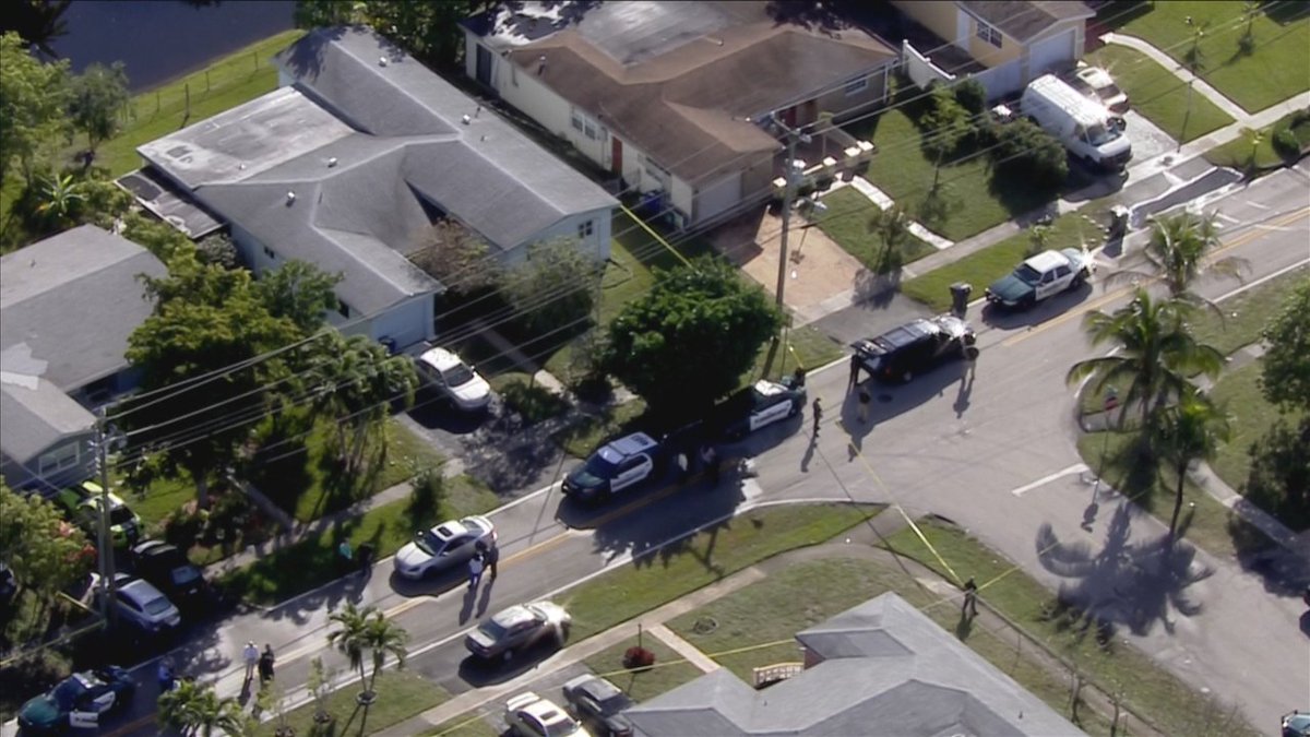 BSO deputy shoots man during domestic violence incident in Lauderdale Lakes bit.ly/2DlJcNp?utm_so… https://t.co/7ONSdSXtpp