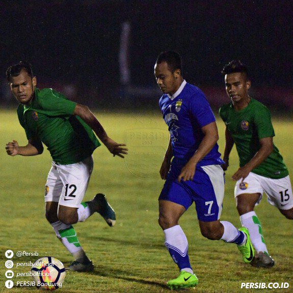 persib's tweet photo. FT PS BP Batam 1-2 #PERSIB (55' Oh In-Kyun, 77' Dedi Kusnandar) 👍👏💪 #friendlymatch #AyoBangunPERSIB #PERSI85ALAWASNA https://t.co/6tWjVP5cpn