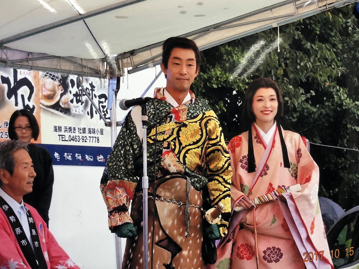 ギズム ネコガミ على تويتر 何故か実家にあった 北村有起哉 高野志穂ご夫妻のお写真