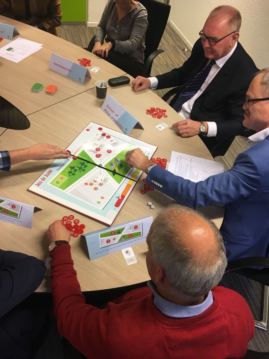 Raadsleden in #Ede spelen Jeu de Joule. Hoe realiseren zij de #energietransitie in Ede?
Jeu de Joule is ontwikkeld door <a href="/EnergieBureau/">HetEnergieBureau</a>
