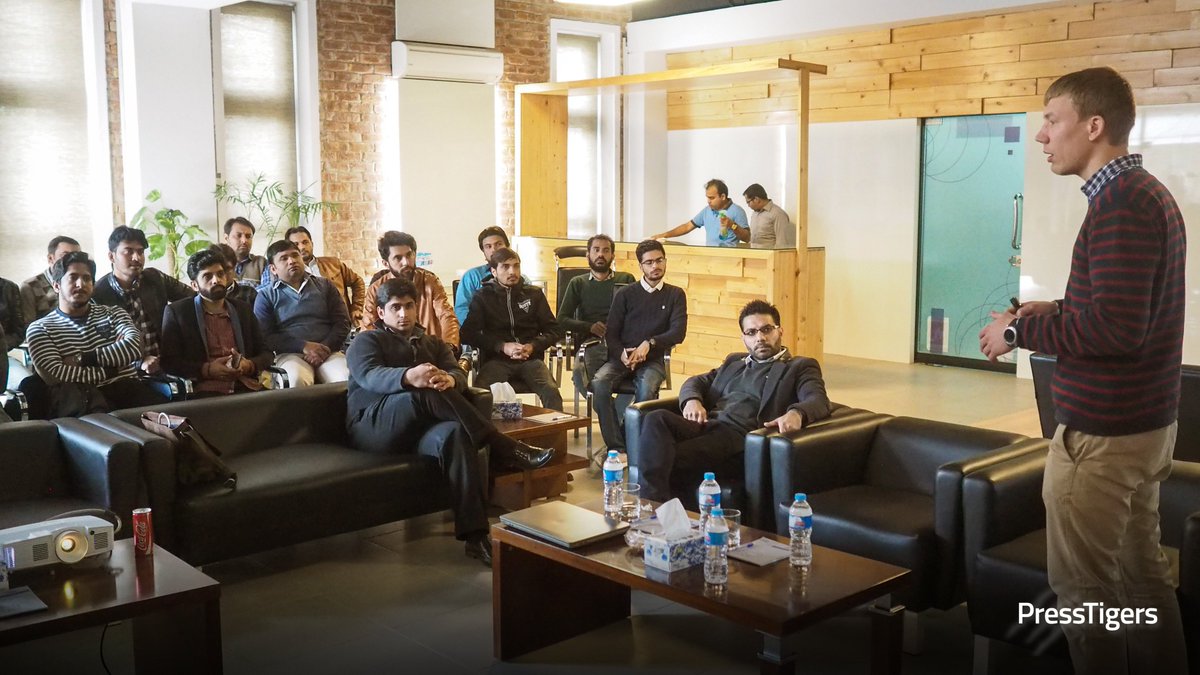 press_tigers's tweet photo. @grapplerulrich talked about harmonizing #WordPress #themes and #plugins today at our #Lahore office. https://t.co/BZd0j8PRNF