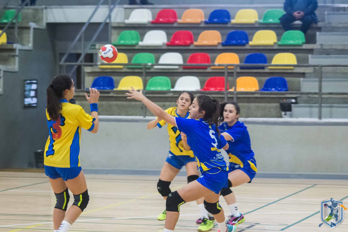 CESA2018Galicia's tweet photo. Podéis ver algunas fotos de vuestras selecciones durante el #CESA2018Galicia en 👉https://t.co/lUG6Mg7qeP #balonmano https://t.co/uf3mKGkUss