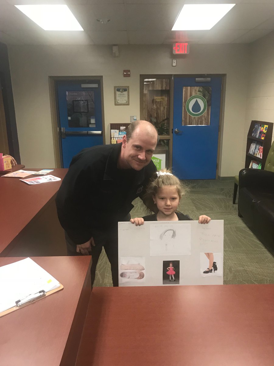 JuliusBScott's tweet photo. Personal passion projects. These 5yr olds are using both primary and secondary sources as they share their interests and expertise. #ncte #wherewondersgrow https://t.co/vAzpErU82k