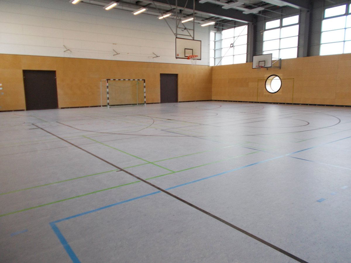 weddingerwiesel's tweet photo. Es sieht wirklich so aus, dass der "Wiesel-Dome" zum angekündigten Termin (25.01.2018) fertig saniert ist. Großartig, wir freuen uns! 

#Wiesenstrasse #noBER
https://t.co/7UaLVIxXXU https://t.co/SJqJZ0N91h