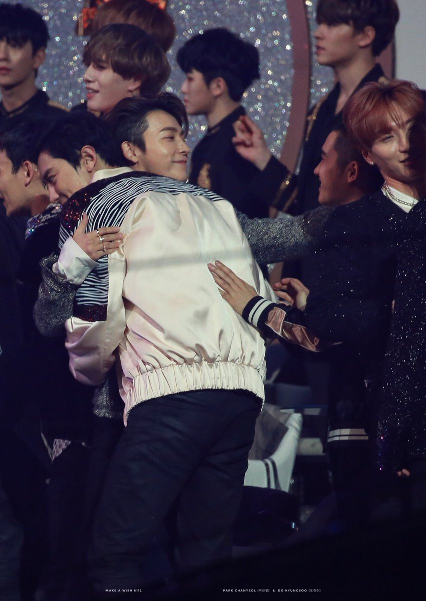 MAW6112 on X: 180111 #GoldenDiscAwards2018 . . Kyungsoo and Chanyeol focus  ❤️❤️ #GDA2018 #HappyKyungsooDay #찬열 #경수 t.coWKvLXwvRUj  X