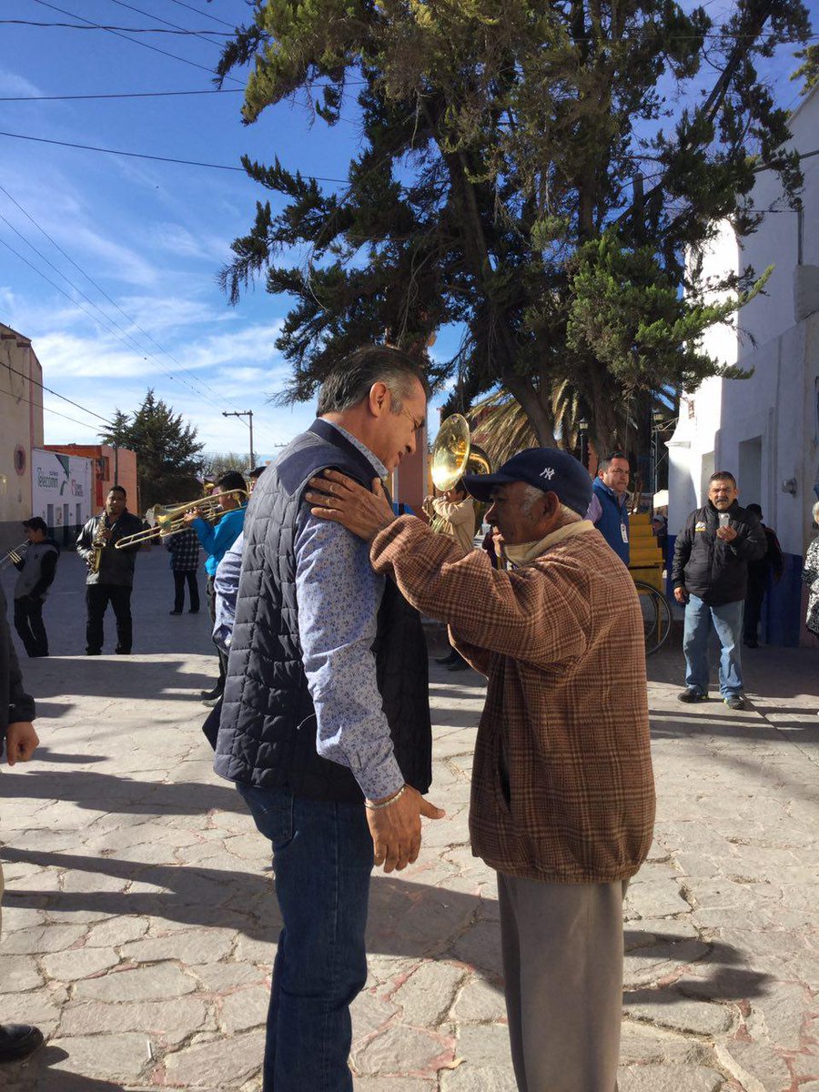 JaimeRdzNL's tweet photo. Raza, me encuentro en Charcas en #SanLuisPotosi  feliz de conocer a más personas y poder platicar un rato. https://t.co/4rU80d19fz