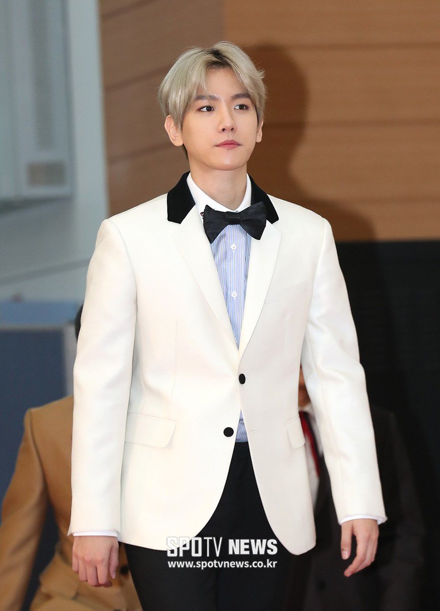 ShiroNun88's tweet photo. [PHOTO] #BAEKHYUN - 32nd Golden Disk Awards, red carpet 180111

© SpoTV News

#엑소 #EXO #KPOP #live #power #THEWAR #musicawards #January #EXO_WINTER #Electric_Kiss #performance #GoldenDiscAwards #vocal #HQ #GoldenDiskAwards2018 #fantaken
#백현 #변백현 https://t.co/FSGHcEA8zi