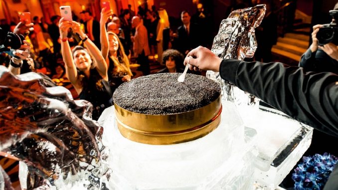 ChicagoMODMag's tweet photo. .@ATLANTIS, The Palm in Dubai breaks the world record for the largest tin of caviar--just wait until you see it! https://t.co/szDqlogFSQ https://t.co/V2Giu3gQsv