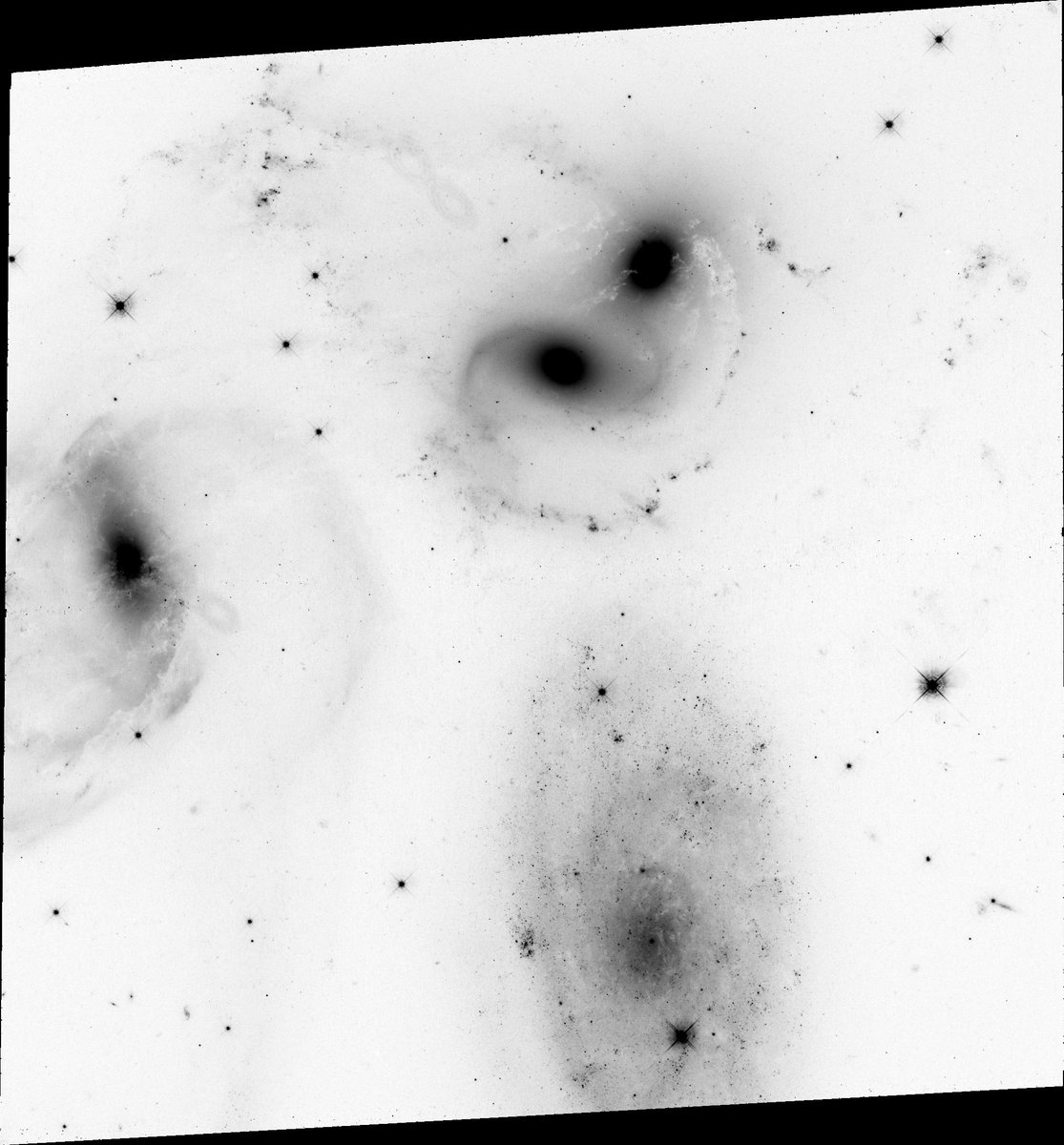 ESAesdc's tweet photo. Amazing Stephan's Quintet #HubbleScienceImage in our #Hubble Science archive: https://t.co/hoeHkYWHCI 2/2 @HUBBLE_space https://t.co/Y87Z02PlWG