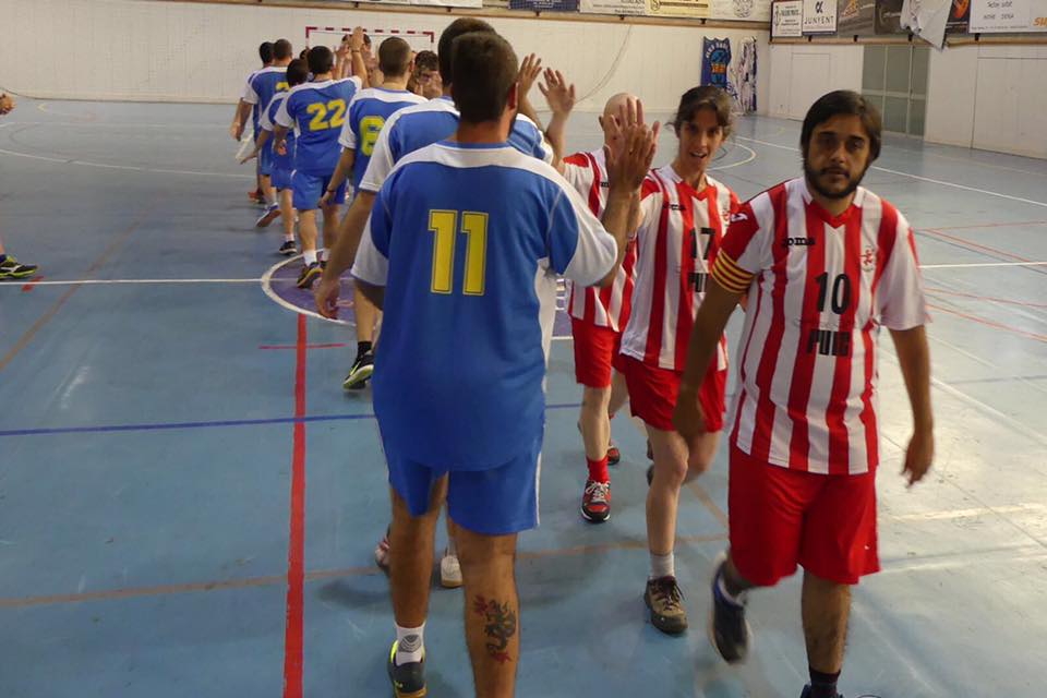 demanoenmanonet's tweet photo. Arranca la #ligaDMEM después del parón festivo. Deseando volver a verlos en el #40x20 💪🏽🤾🏽♂️🤩
https://t.co/qg7IuzRjch https://t.co/AVNKjbVDJP