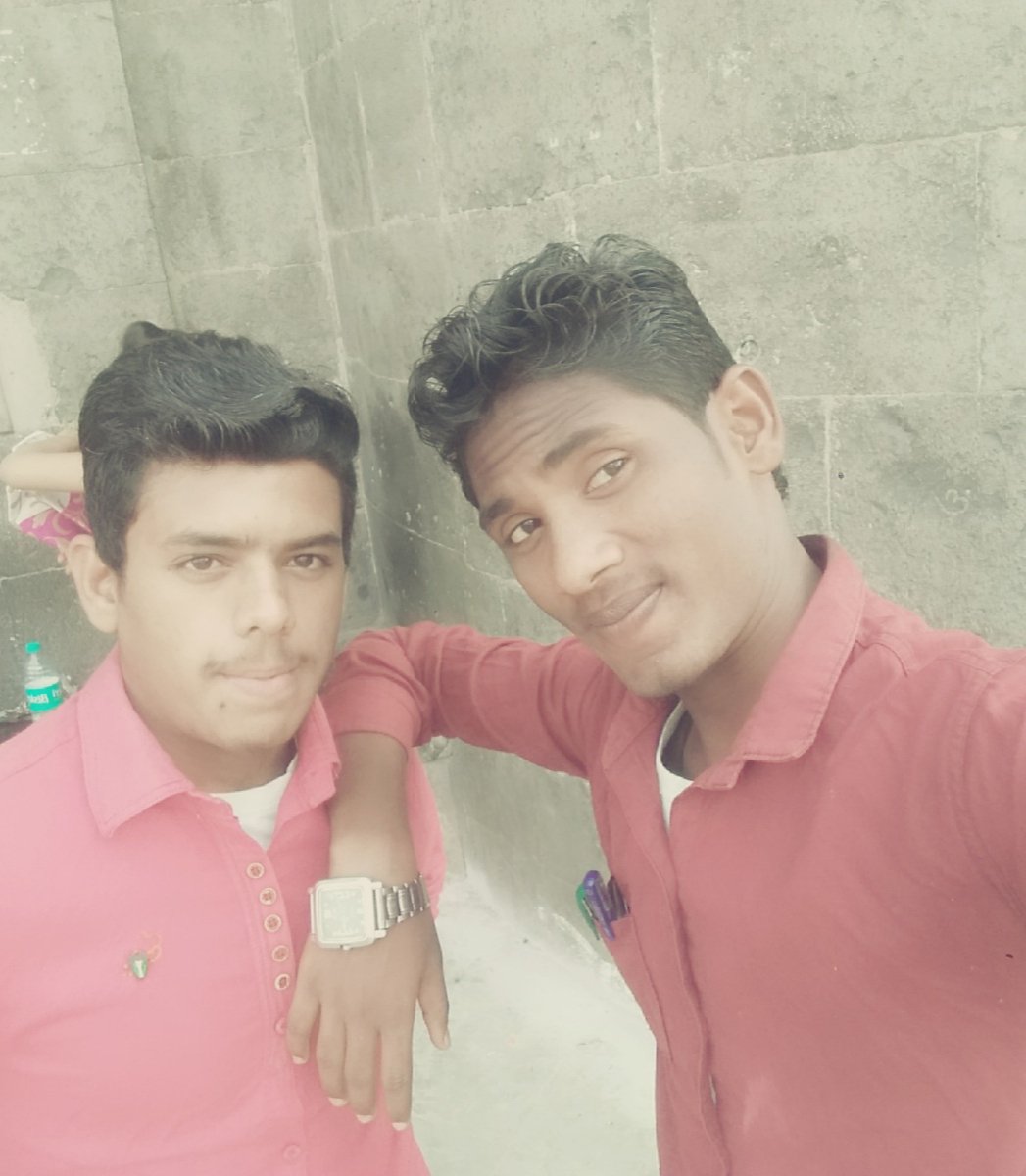 SankitAtulkar's tweet photo. “”हम वो हैं जो ��ँखों में आँखें डाल के सच जान लेते हैं””
“तुझसे मुहब्बत है बस इसलिये तेरे झूठ भी सच मान लेते हैं !” https://t.co/fwKKUACpD0