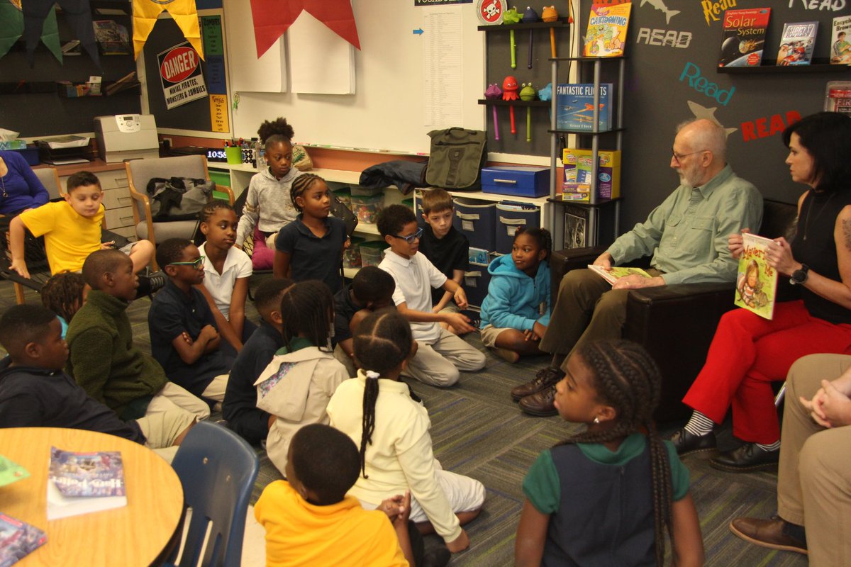 JoeyBGoodman's tweet image. @jamesocromwell was today&apos;s guest reader in our classroom @NBFelem. He read &quot;Maverick and Me&quot; by @KSchwarzenegger. Mr. Cromwell is in town receiving the Hero to Animals Award from @peta. We can&apos;t wait to see him in @JurassicWorld Fallen Kingdom this summer! #knownova