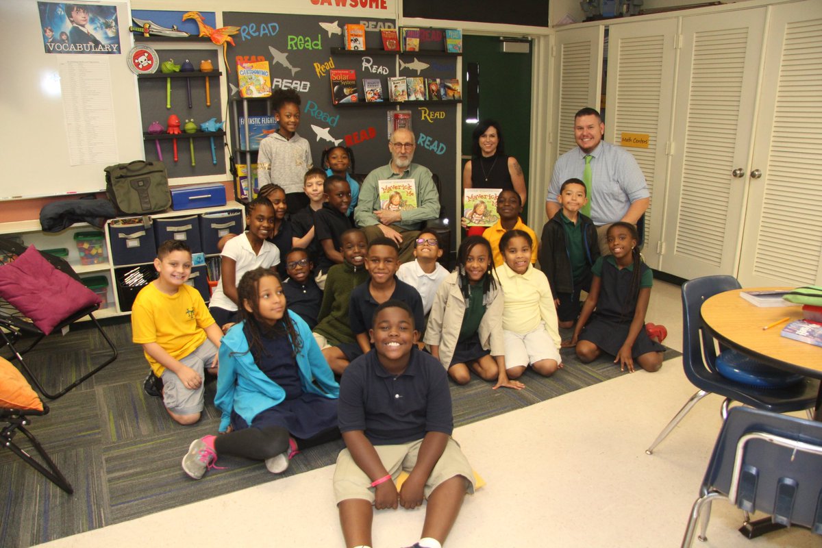 JoeyBGoodman's tweet image. @jamesocromwell was today&apos;s guest reader in our classroom @NBFelem. He read &quot;Maverick and Me&quot; by @KSchwarzenegger. Mr. Cromwell is in town receiving the Hero to Animals Award from @peta. We can&apos;t wait to see him in @JurassicWorld Fallen Kingdom this summer! #knownova