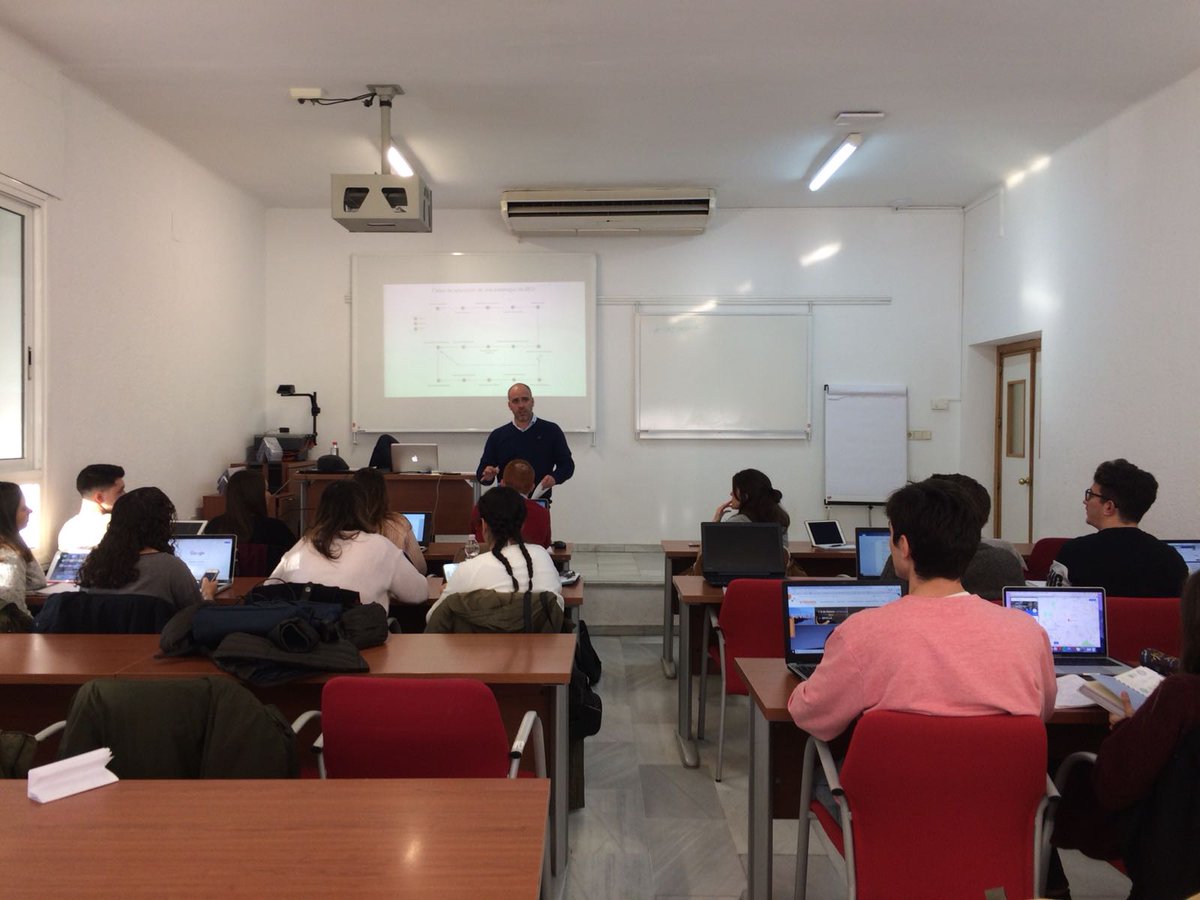 Xtrared's tweet photo. ¡Comienza una nueva jornada hablando sobre #SEO con @javisevilla! #Xtrared #SEOSevilla @ENCamaraSevilla https://t.co/hLmpekZNa3