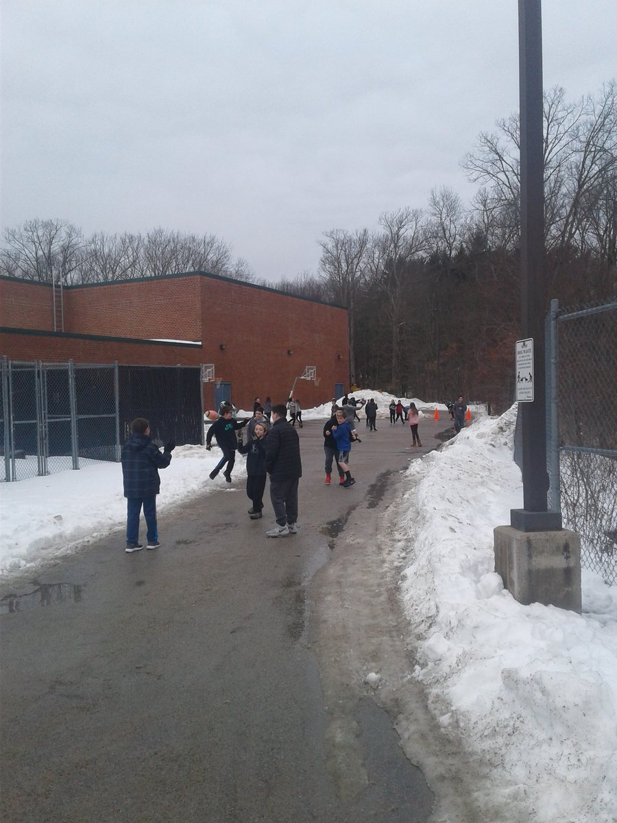 DMSTItans's tweet image. Finally recess weather again! Only in New England would this be great weather