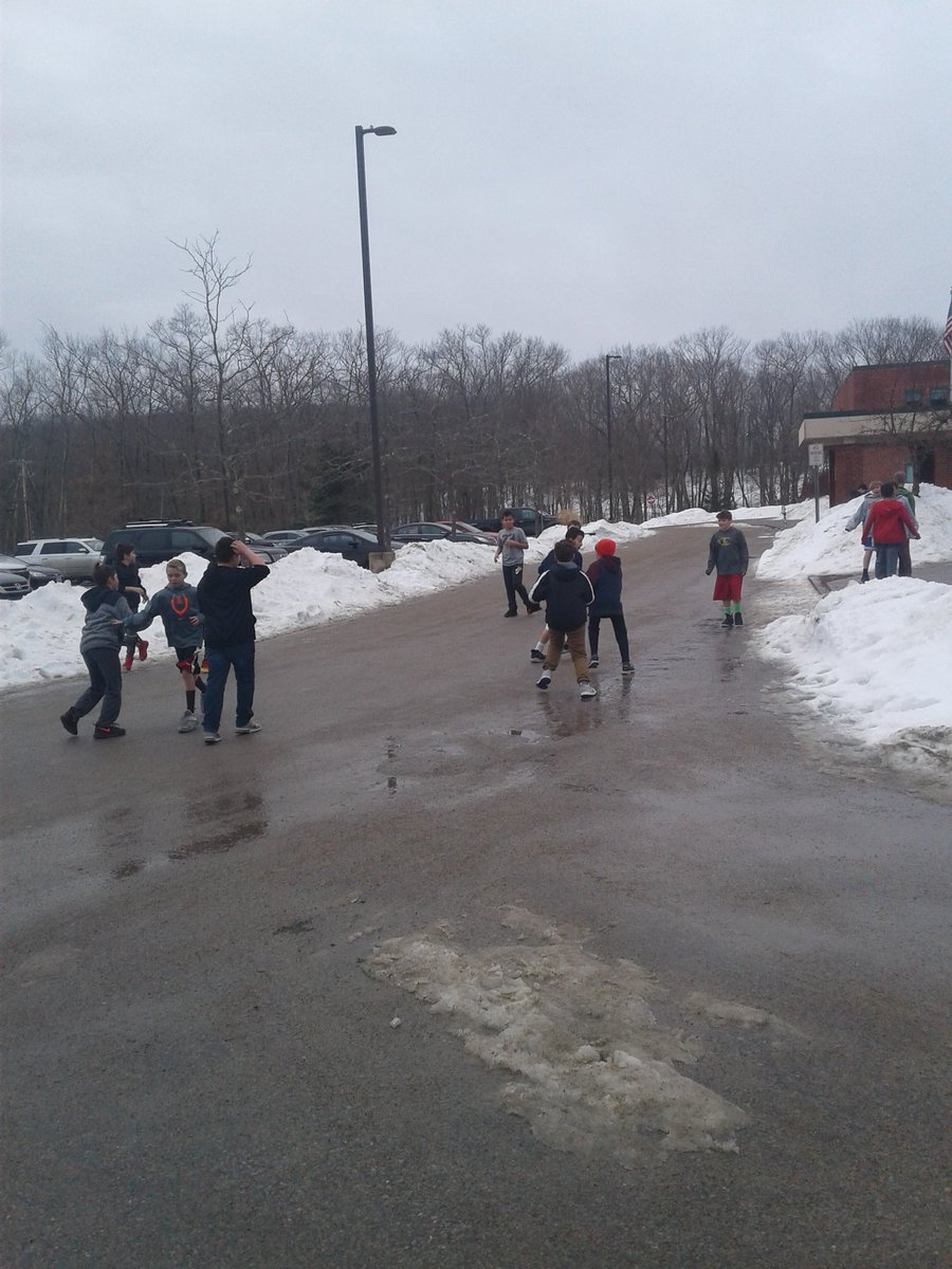 DMSTItans's tweet image. Finally recess weather again! Only in New England would this be great weather