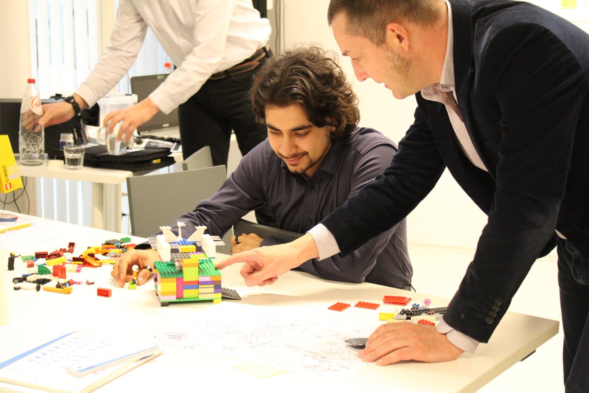 SBICNoordwijk's tweet photo. Post-its, legos and more post-its! Our #Rocketeers are practising their pitches https://t.co/OrJC4n3Ctf