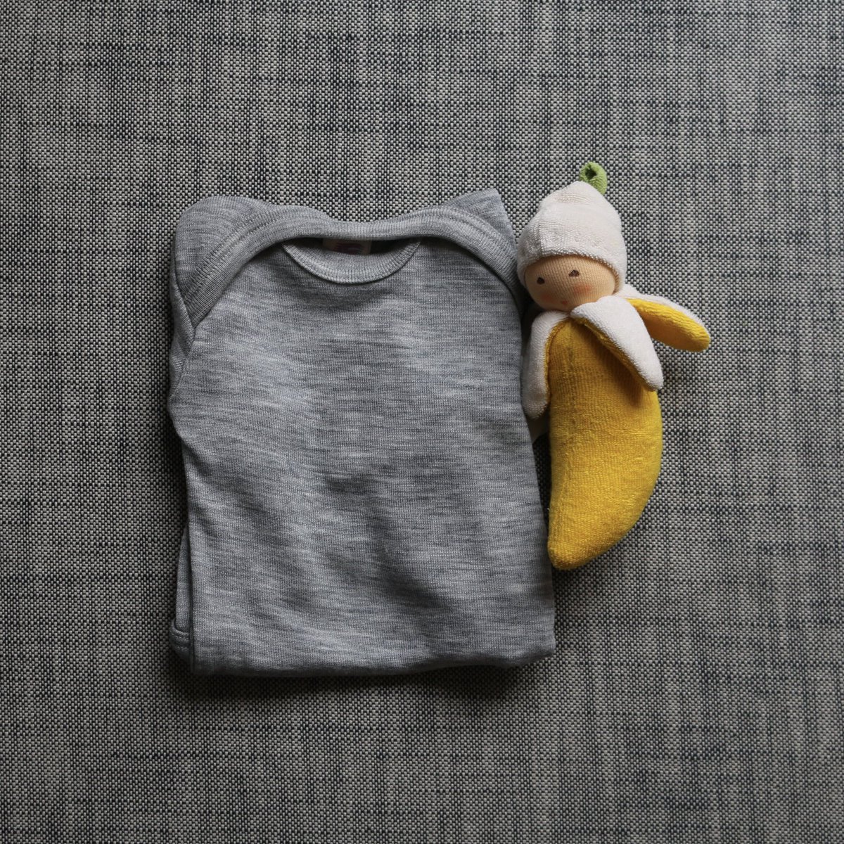 arbrebleushop's tweet photo. Body mélange de laine bio et soie -  banana hochet coton bio. https://t.co/Y8XeyWozSu 
#faitmain #arbrebleu #engelnatur #nanchen #vetmentsbio #vetmentbebe #jouetnaturel #jouetbebe https://t.co/iNrmLgrRXS
