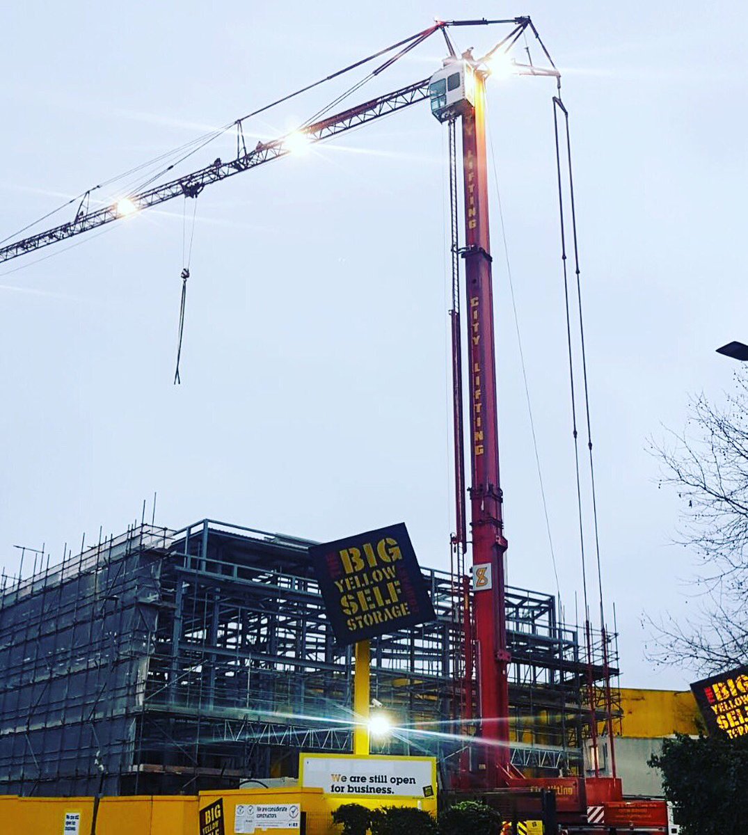 CityLifting's tweet photo. #lovely shots of our #Spierings SK599-AT5 👏
#citylifting #bigyellowselfstorage #lights #thursday #crane #cranes #cranepic #cranehire #cranegame #cranesinthesky #craneoperator #cranelife #cranesofinstagram #january #cranelove #cranelovers #cranework #working #whatwedo #lifting https://t.co/xIRdflfp8j
