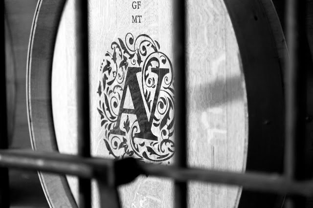 JohnMFodera's tweet photo. Today we're spotlighting the newest Vino Nobile release from the venerable Avignonesi estate. 
 https://t.co/B58oY1i4tO @ToscanaBT @PalateXposure @wineryexplorers @ItalyinHongKong @VinoInLove @VinoTravels21 #tuscany #wine #tuscanvines @consorzionobile @avignonesi #sangiovese https://t.co/Jtn8LRGCSF