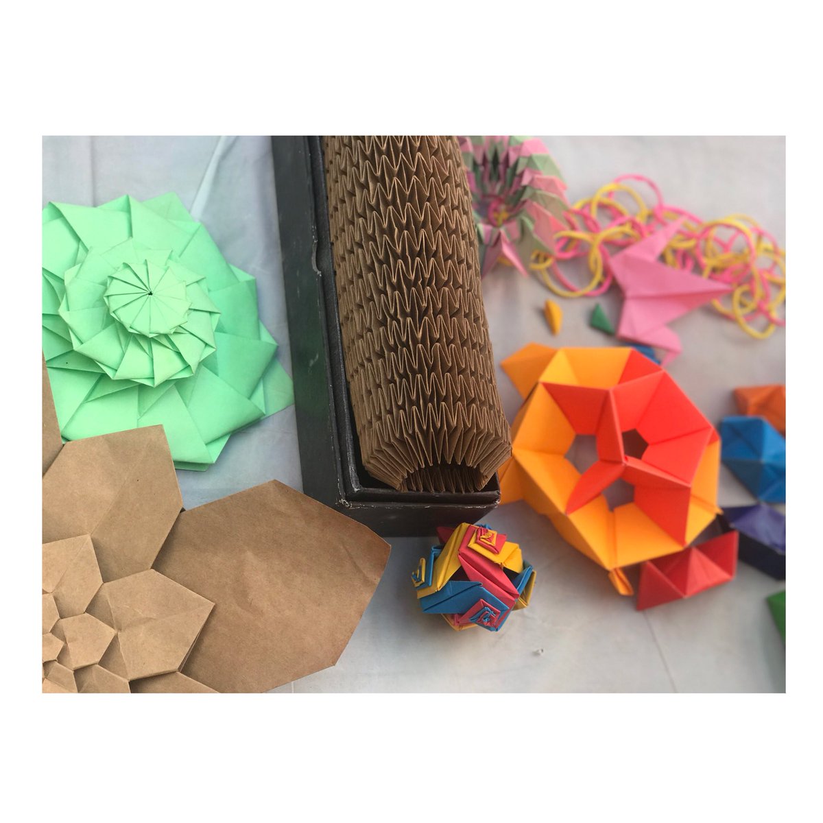 jaybmunjani's tweet photo. In this beginning of new year, I got new memories to write. And it looks nothing like your past. 😊
#makerfest18 #toxicband #gsmap #lab55 #arcobotics #tinker  @ Ahmedabad University https://t.co/PluSg0JhE3