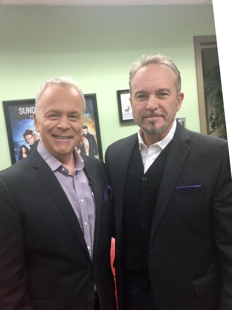 EStoneMagic's tweet image. With CHCH TV Host Bob Cowan. Great guy. Thanks
