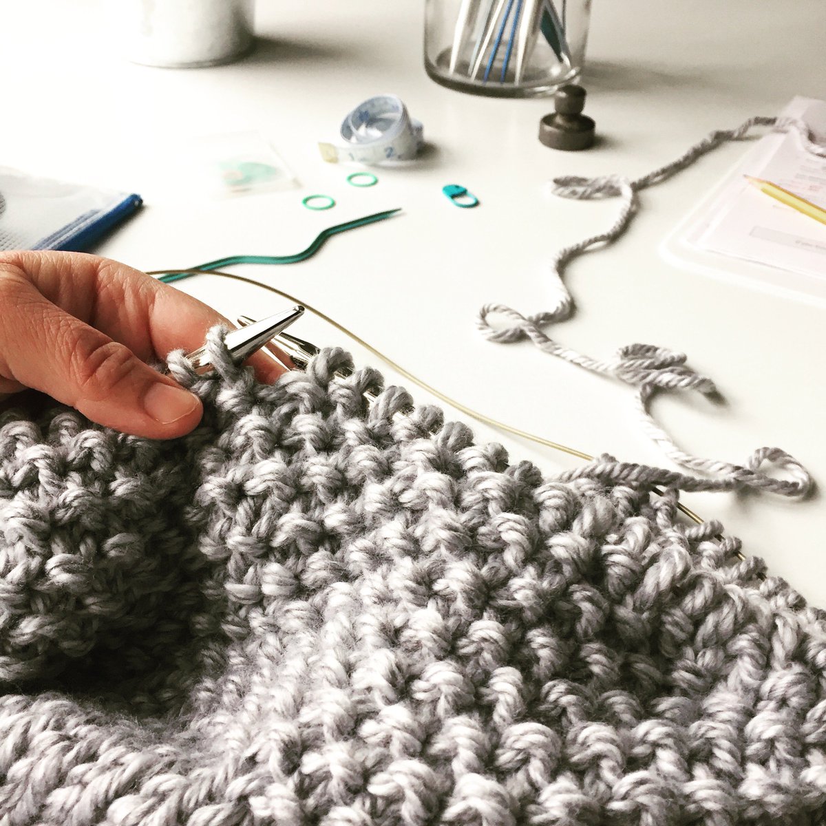 5410Studio's tweet image. Finishing up the last couple rows on this new design! More details soon! 😀#knitting w/#lionbrandyarn Hometown USA in 'Springfield Silver' 💙 
@LionBrandYarn