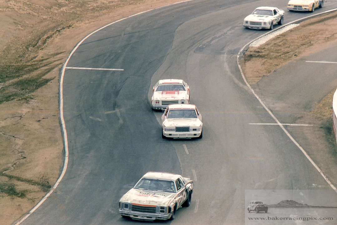 bakerracingpix's tweet photo. #NASCARFlashback
January 11, 1981 Winston Western 500
Bobby Allison, Neil Bonnett, Terry Labonte, Ricky Rudd https://t.co/5Ya53JOjQ5
