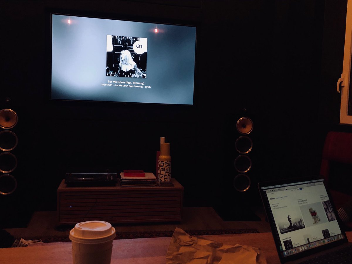 abbeyrobin's tweet photo. Getting shivers from the new @JorjaSmith single right now on @Beats1 with @zanelowe 🤩 https://t.co/sZofmHf0rw