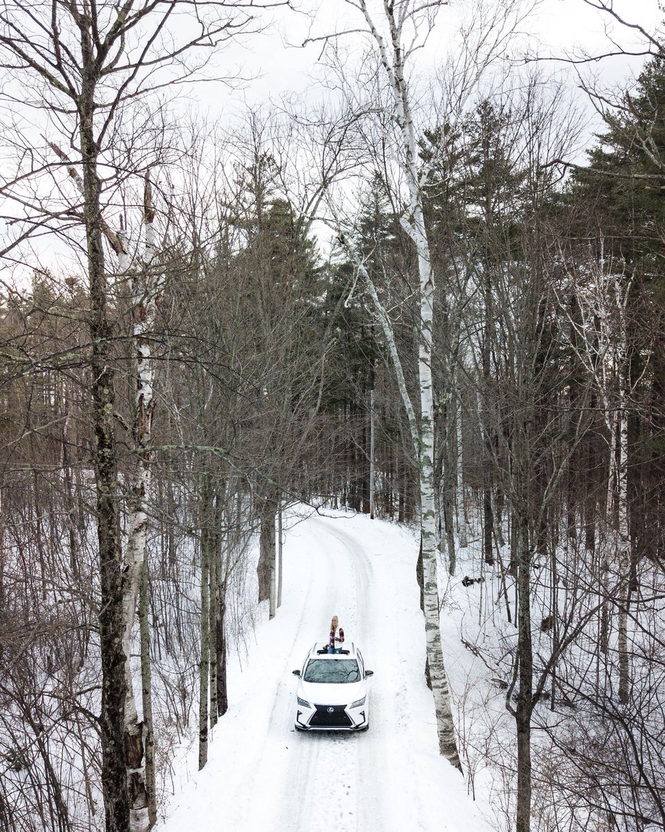 Drive to the middle of snowy nowhere🚗Open sunroof🗝Enjoy searing hot coffee☕️

If I lived in a mountain town, this would be my morning routine.

#DriveLexus #Vermont