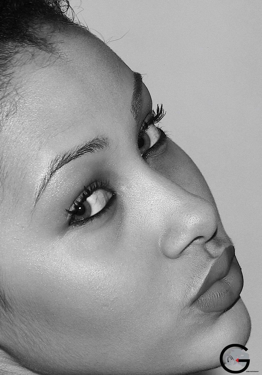 gomzo1's tweet photo. Photo shoot Gomis photography #gomisphotography #photographer #studiophotography #newhaven #connecticut #manhattan #newyork https://t.co/f0g2dgAYBv