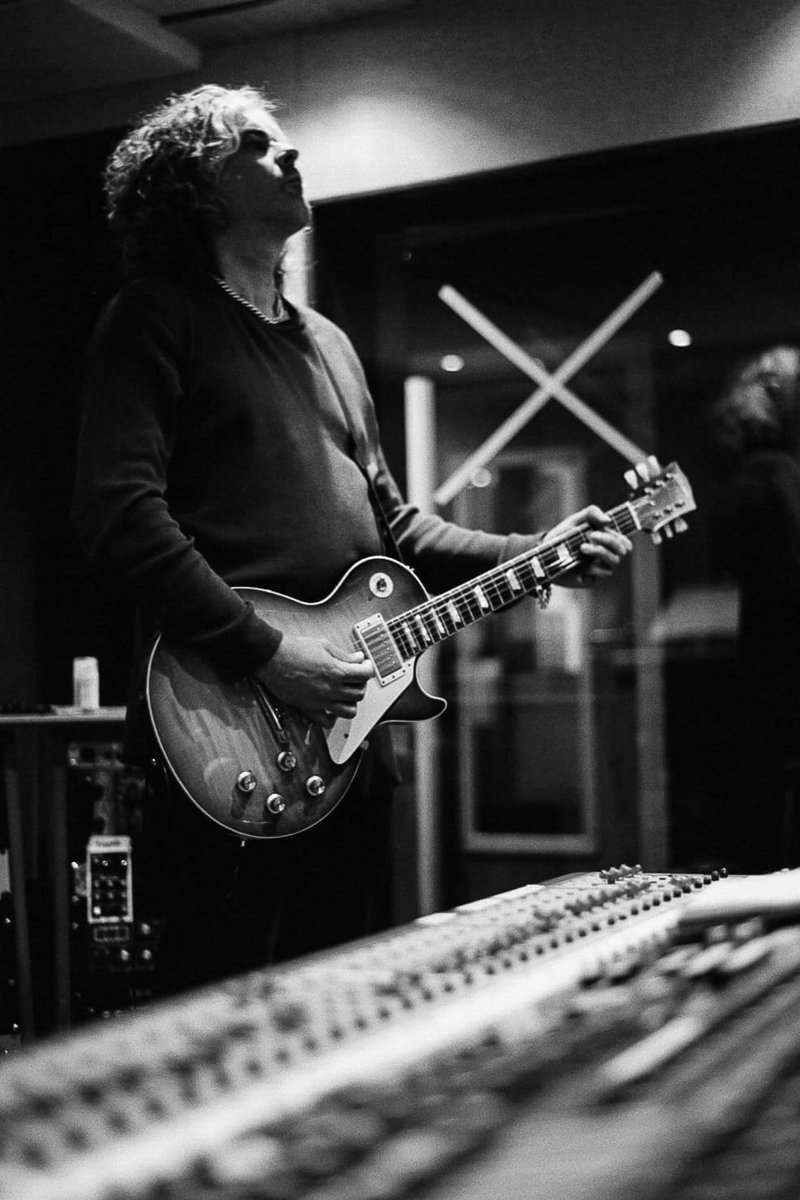 SnapStudiosUK's tweet photo. Check out this wonderful collection of analogue B&amp;W photos taken during the recording of Bill Fay's LP III 

Photos by Josh Taylor (IG @outdoor_escalators)
#recording #studio #analogue #Neve #BillFay https://t.co/tKglPyTboL