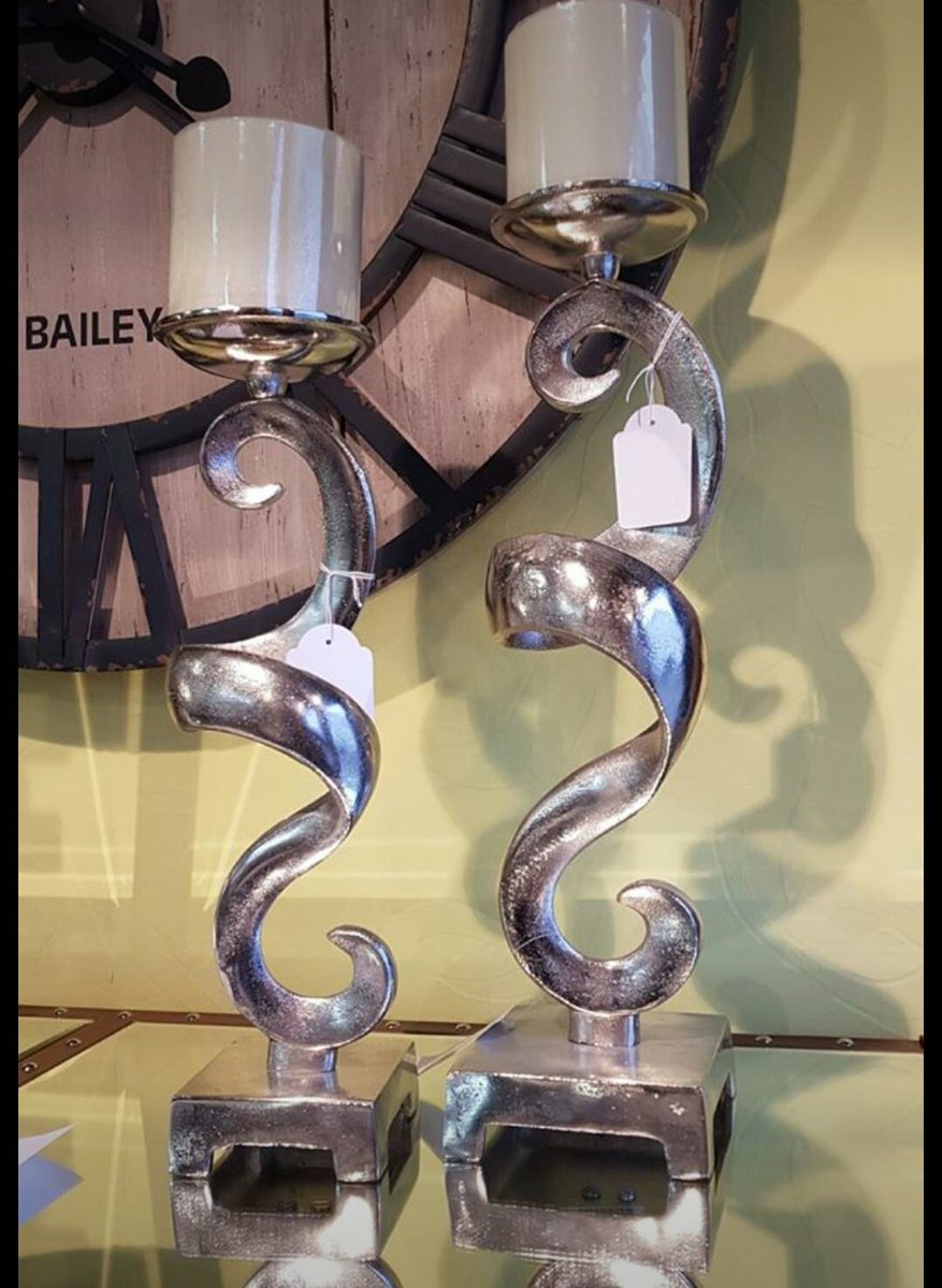 Set de 2 porta velas de metal de 42 y 49 cm PVP ¡no dejes pasar la oportinidad!! 😉
antes 96€
ahora 50€