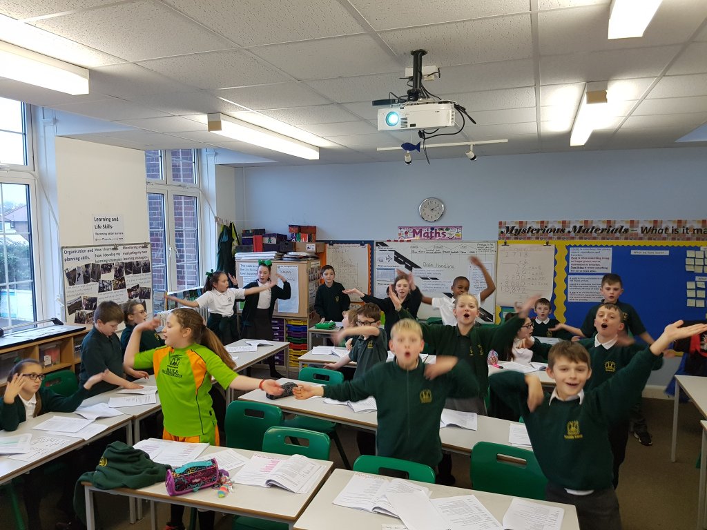 Mr_PHinds's tweet photo. Practising our Porridge Performance! https://t.co/uVIMoZ5uy8 https://t.co/2g0MFaec0U