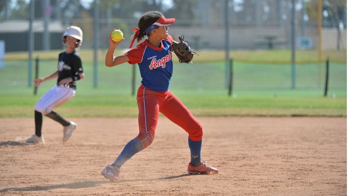 Breaking News: The <a href="/NCAA/">NCAA</a> is looking to make some big changes to softball recruiting! ➡️ buff.ly/2mli5JV