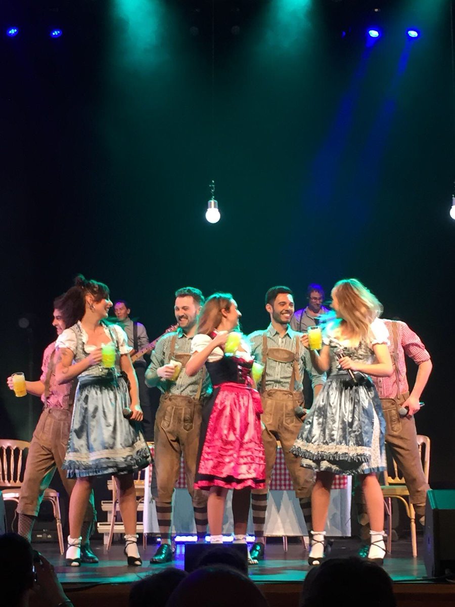 wilmapopuliers's tweet photo. Net genoten van een sprankelende show van @The Magic of Jeans https://t.co/aLXnHGyJak