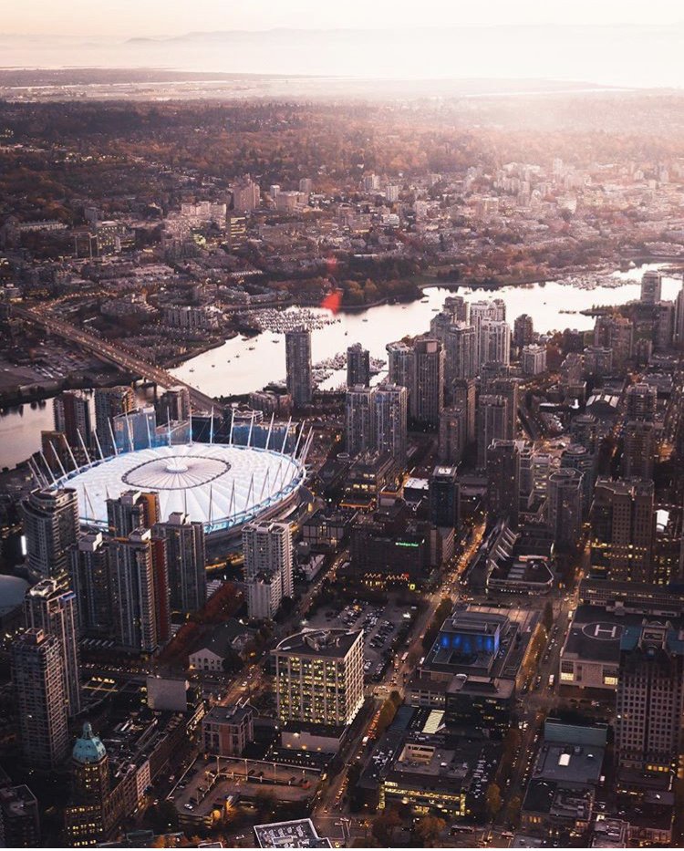 KoreRealty's tweet photo. |VANCOUVER| With views like this, no wonder everybody wants to live here! 
#grateful #korerealty #koreliving 

Photo by 📸@taylorjbrown https://t.co/PhjQxMdUPh