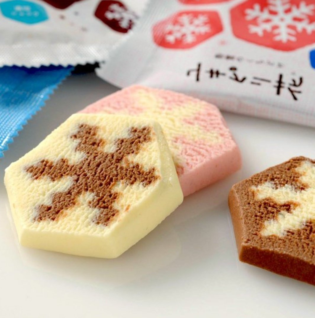 ཫトモちょこ総長 ユキピリ花食べたい衝動やばい 北海道の柳月ってお菓子のブランドの 米粉で出来たチョコレートなんだけど 食べるとチョコでもクッキーでもないホロっとするすんごいの 世界中のお菓子で1番好きかもしれない 本気で愛してやま