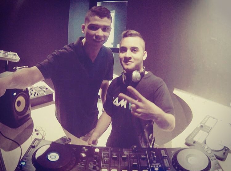 djveltone's tweet photo. Old memories with @joseccfx
#electronicmusic #music #djs #electronicdandemusic #edm #edmlifestyle #musically #love #lovemusic #world #pioneerdj #electronica #lifestyle #producer #djproducer #claromusica #heineken #LiveYourMusic #FNKY https://t.co/Mjky92tTEw